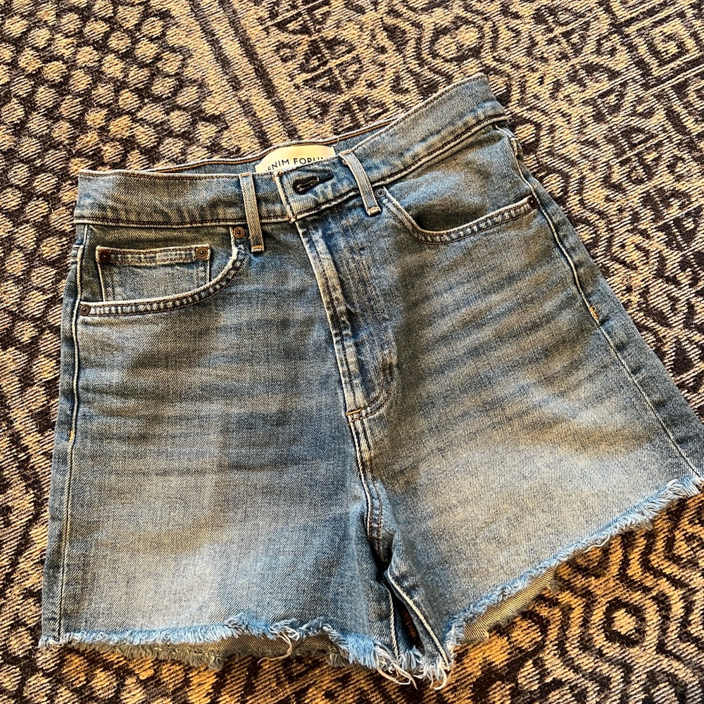 Aritzia Denim Forum 50s Arlo jean shorts